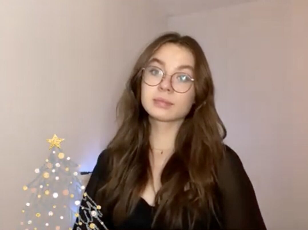 Anna podczas występu.