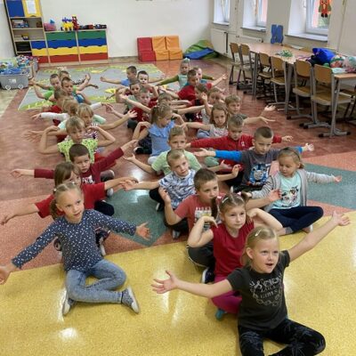 Przedszkolaki podczas zabaw w Dniu Przedszkolaka