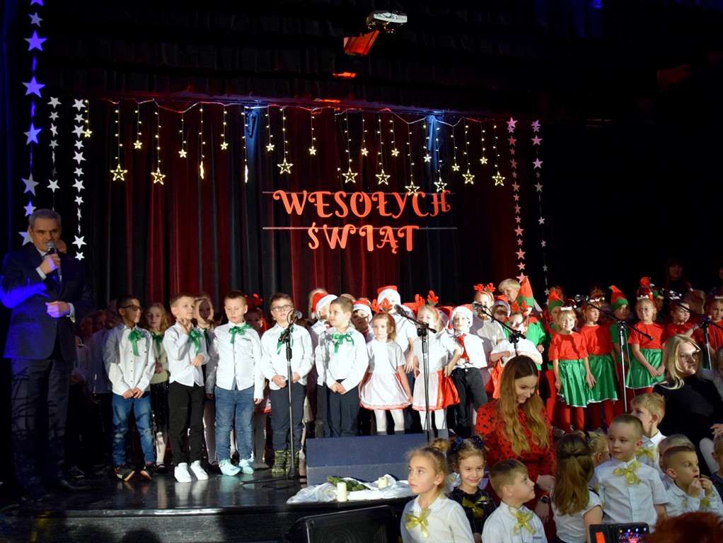 Wójt dziękuje wszystkich artystom za występ