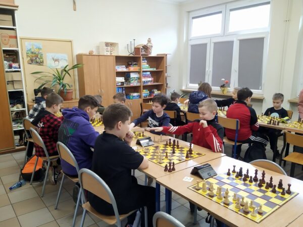 Zawodnicy podczas rozgrywek szachowych